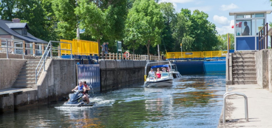 Boats on Ontario Canal